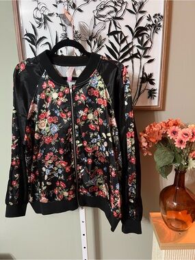 No Boundaries NOBO Black Multicolor Floral Bomber Jacket Size XXL Juniors